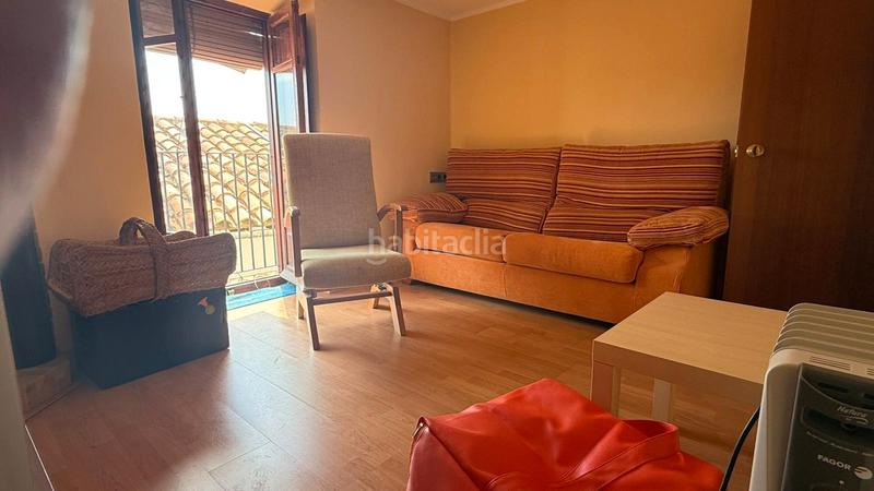 Foto 44bdd0b3-deab-44f6-b2e3-d6888e2edd9f. Casa aparellada amb xemeneia a Villafranca del Cid