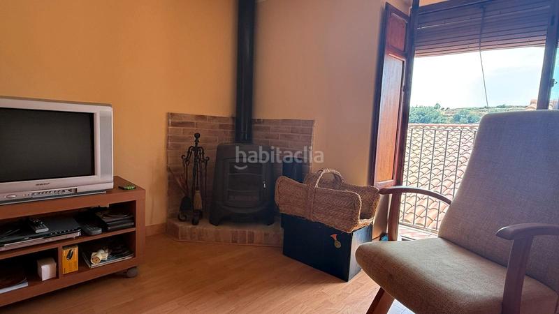 Foto b70e0fa0-98b0-4495-8638-db36affaa867. Casa aparellada amb xemeneia a Villafranca del Cid