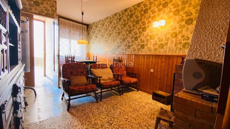 Foto 4abe4f42-2906-46ff-9f99-2c03e20c7821. Casa aparellada amb aparcament a Forcall