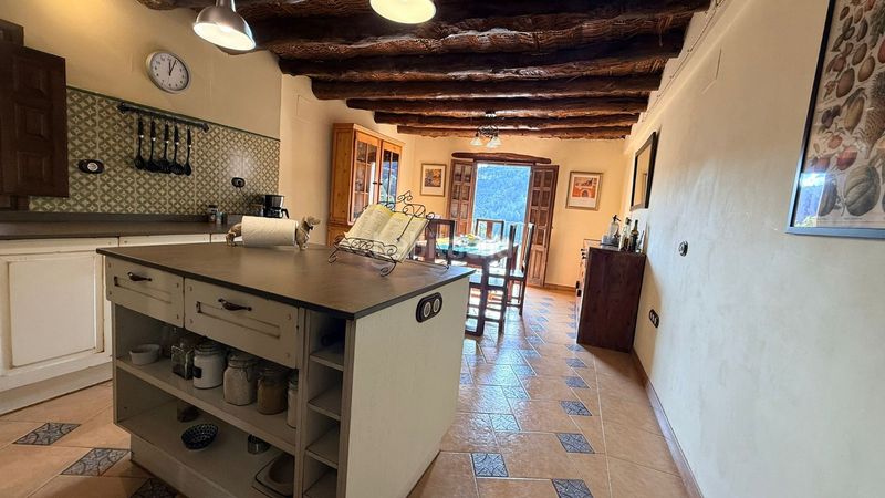 Foto 8e94861c-3d38-4f20-bc04-49bd0a32ff83. Casa a Castellote