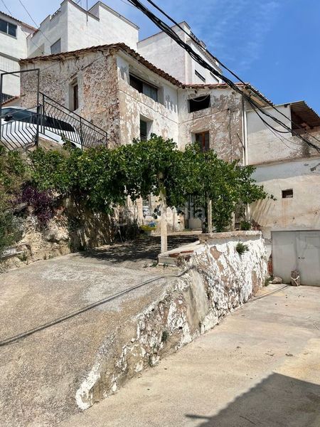 Foto de5fb645-3863-4c81-b41f-e6974b1733ff. Casa a Montán
