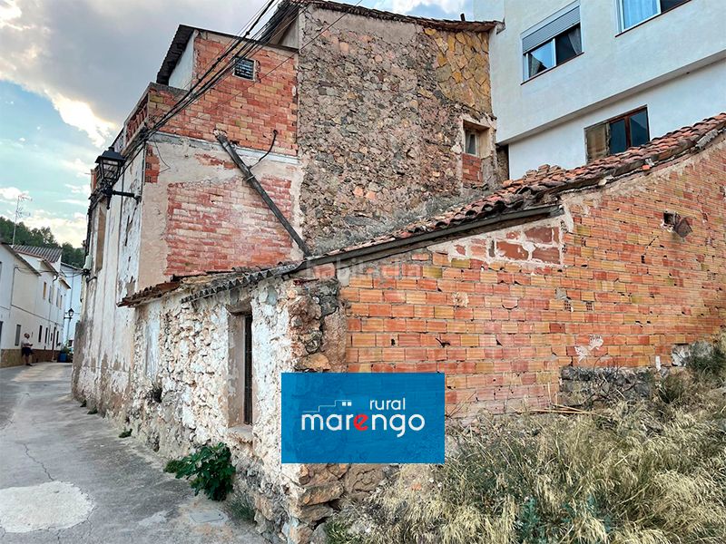 Foto ee409f58-20ed-403e-a879-b8dff3f13706. Casa a Montán