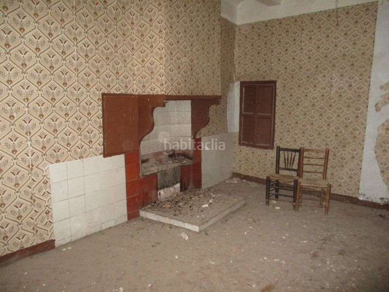 Foto 1bc36be9-673e-41ad-9a95-dba18864bf0d. Casa amb xemeneia a Rubielos de Mora
