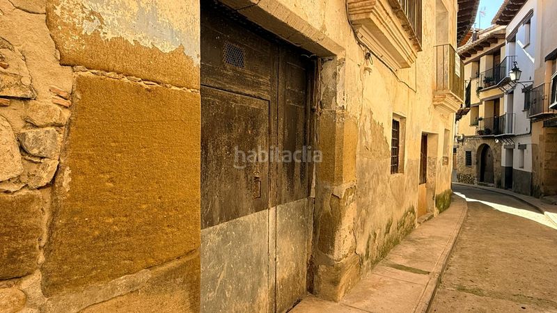 Foto abc5ec31-9f2b-4b9a-ba0a-a6319bb9a57a. Casa amb xemeneia a Rubielos de Mora