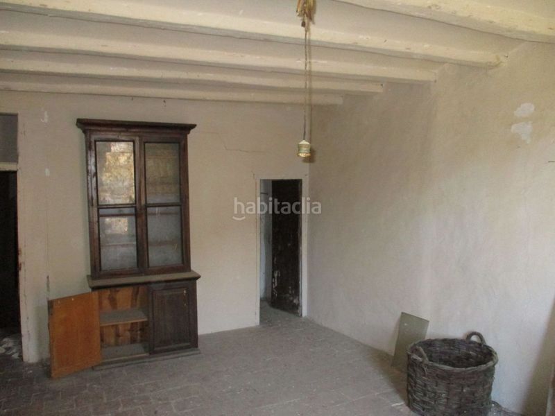 Foto cba14f06-43eb-447e-aa95-04f0817e45d2. Casa amb xemeneia a Rubielos de Mora