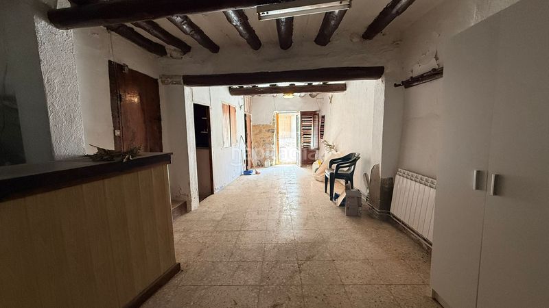 Foto cdd8f615-3cc6-458e-814e-818a8a76449c. Casa amb xemeneia calefacció a Morella