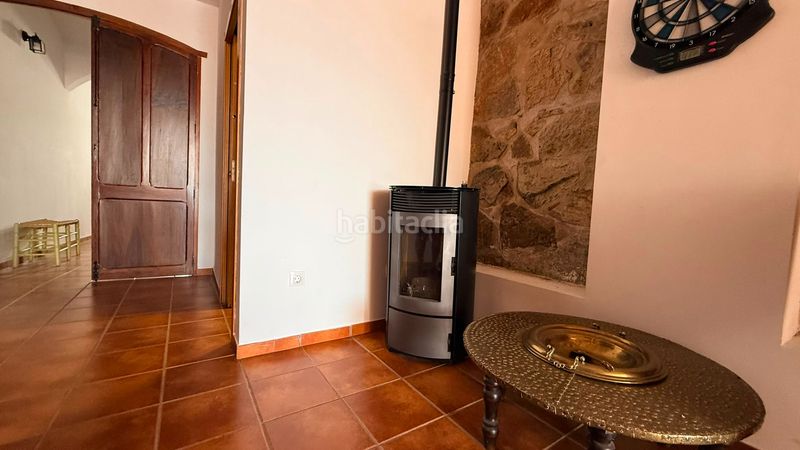 Foto 4d95e415-d60d-4bff-98e6-382c7c76db62. Casa amb xemeneia calefacció a Suera