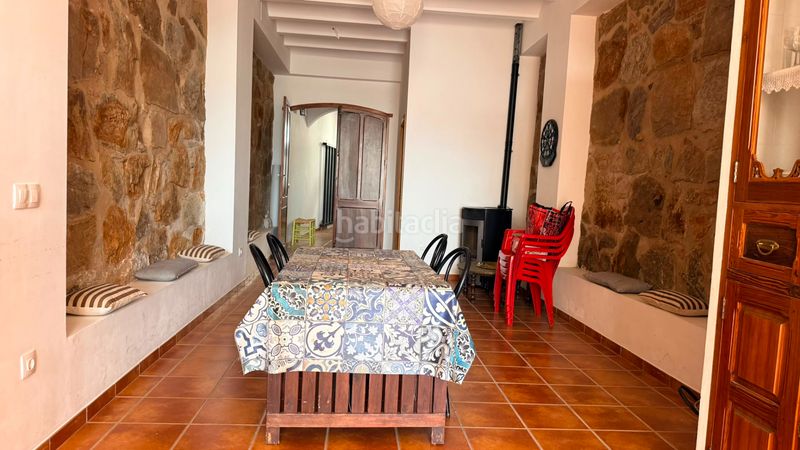 Foto a5944405-96d0-4e62-8cdd-8a26271ad195. Casa amb xemeneia calefacció a Suera