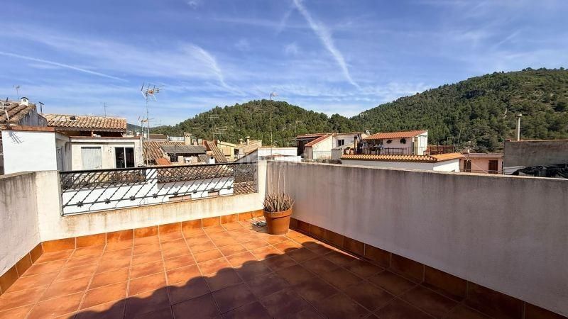 Foto a1efd268-ae69-4020-b5fd-9ccc167434a1. Casa a Suera
