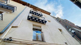 Maison à Villafranca del Cid. Quieres una casa con 3 chimeneas, da una mirada  rural marengo