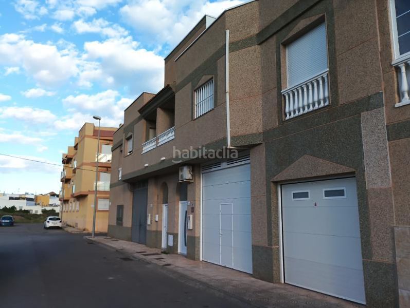 Foto 3e24a2d8-1c52-4e67-968f-8745ba4a7dd3. Casa adossada a calle isla del aire 24 a Las Cabañuelas Vícar