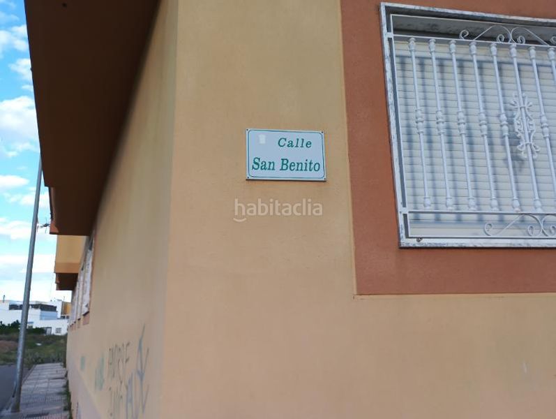Foto dcf878d4-463a-4fee-a44f-eaefec77b79a. Casa adossada a calle isla del aire 24 a Las Cabañuelas Vícar