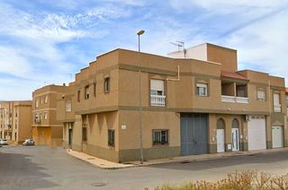 Semi detached house  Calle isla del aire 24. Subasta de vivienda unifamiliar adosada en vícar (almería)