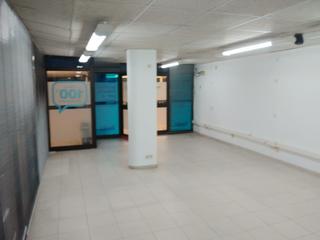 Lloguer Oficina a Centre-Barri Vell. Al lado de la estación
