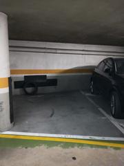 Parking coche en Eixample Nord. Al costat de lestaci