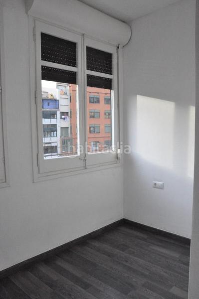 Foto 7c1b8da6-05c9-49d6-b91f-8cba6b3c4070. Piso venta piso rambla llibertat en Centre-Barri Vell Girona