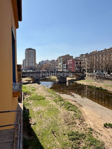 Foto af2fcb52-95ea-4824-a15b-113368912bc6. Pis amb calefacció a Centre-Barri Vell Girona