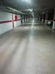 Aparcament cotxe a Eixample Nord. Parquins en venta al lado de la estación de ave