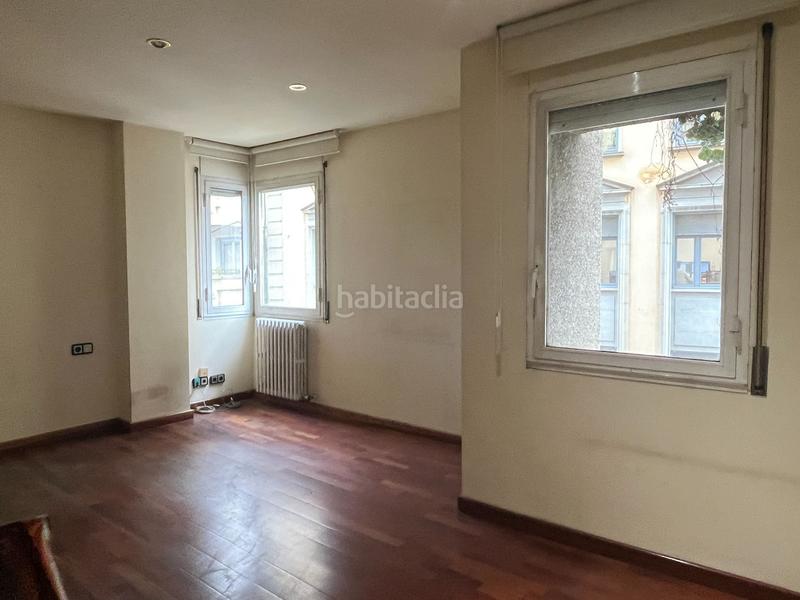 Foto 35a3c997-c087-45de-9745-1fc38bc00a3c. Miete büro mit heizung in Eixample Nord Girona