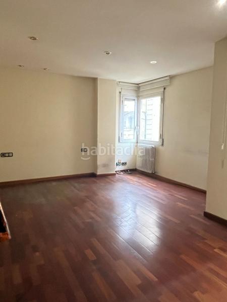 Foto bd49b58b-116a-44f1-b171-4a3e433990e8. Miete büro mit heizung in Eixample Nord Girona