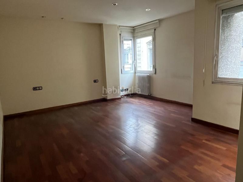 Foto c8de6d79-77f7-4711-ac10-eb9c67b002e4. Miete büro mit heizung in Eixample Nord Girona