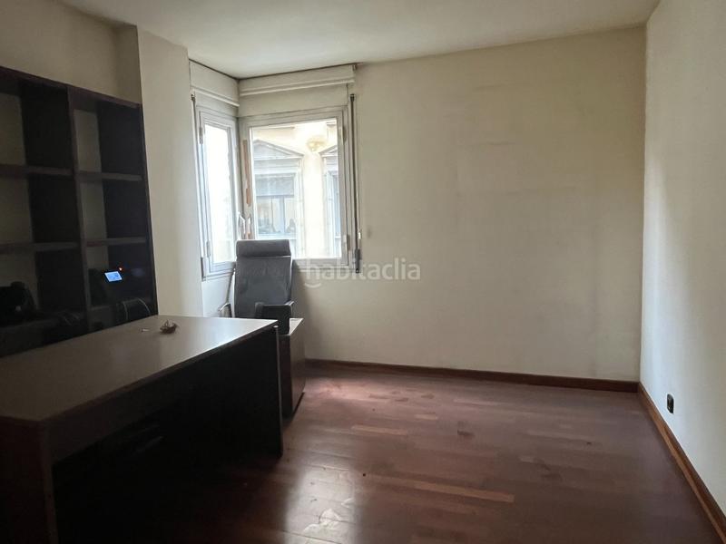 Foto dd8ee02b-e191-4fcd-889f-b26a3519bbdb. Miete büro mit heizung in Eixample Nord Girona