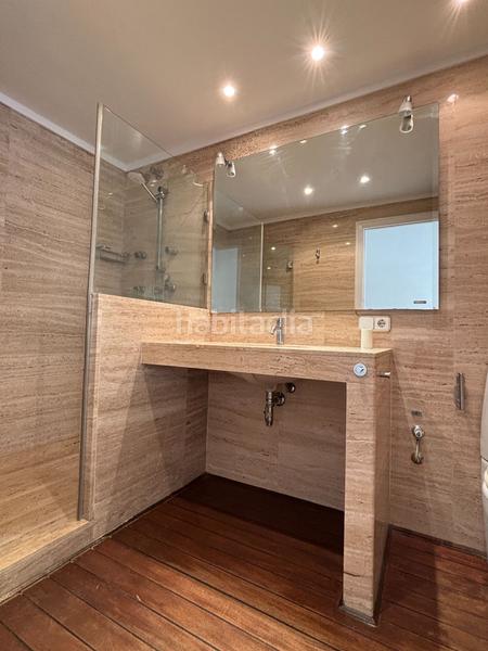 Foto 8c9f5c7e-3797-4a4e-952e-c7692d71e2ba. Alquiler piso amplio piso con terraza y plaza de garaje en alquiler! en Girona