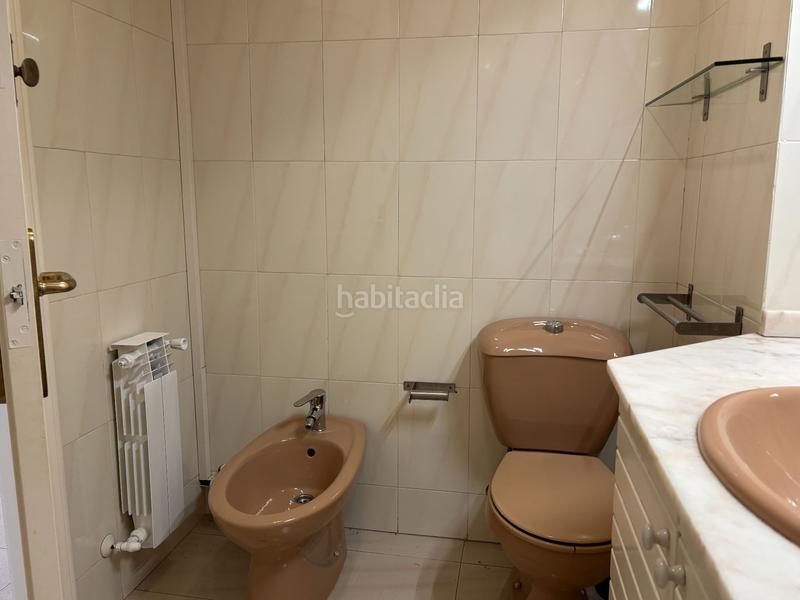 Foto a9725d4b-524d-4cd0-8256-94c6bea81435. Alquiler piso amplio piso con terraza y plaza de garaje en alquiler! en Girona
