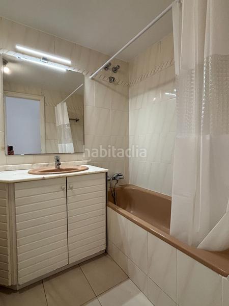 Foto e2010a3e-a35c-4bd5-8341-a9c1338b0be7. Alquiler piso amplio piso con terraza y plaza de garaje en alquiler! en Girona