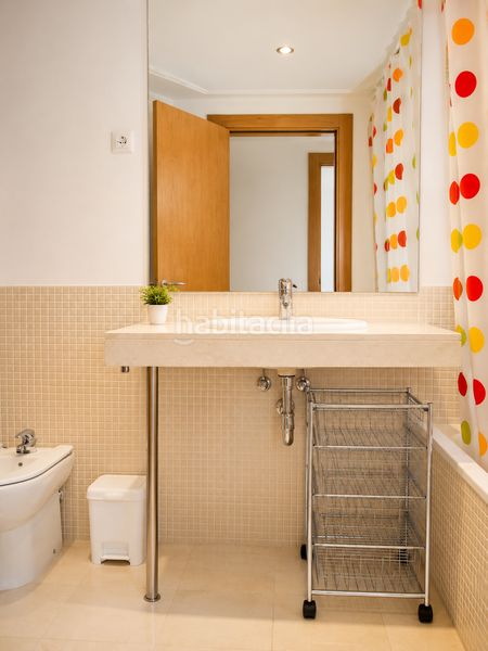 Foto 369a94bd-6025-49b8-9c05-7457bc4840f9. Pis amb calefacció a Eixample Sud-Migdia Girona