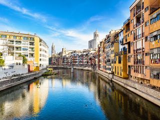 Lloguer Local Comercial a Centre-Barri Vell. Restaurante en alquiler con licencia en el barri vell de girona