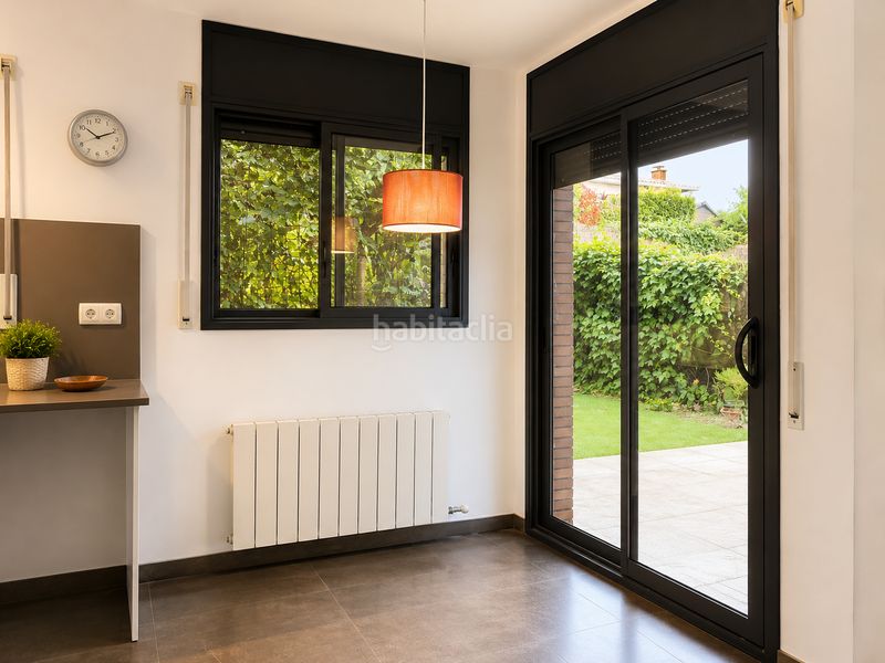 Foto ad978960-dcf1-4016-80b0-83620cba6af7. Casa adossada amb calefacció a Palau Girona