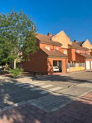 Casa adossada en Medina del Campo. Oportunidad muy interesante