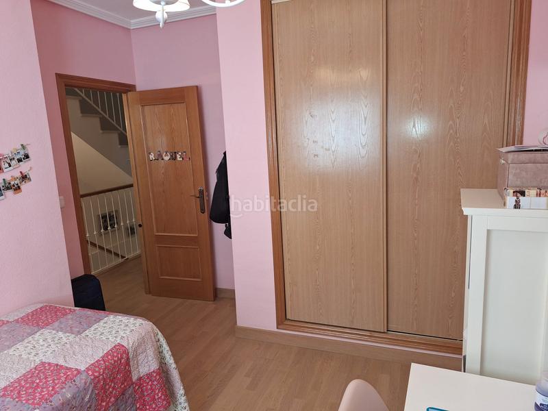 Foto c1a6f438-661d-42f8-b570-2b69acf0efe1. Semi detached house with parking in Centro Sant Vicent del Raspeig