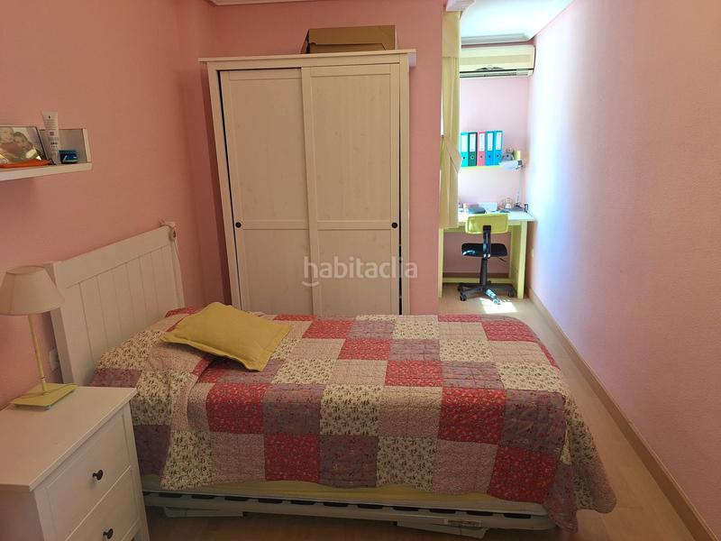 Foto c8eeaa3a-8bc9-4495-8b3b-0f195762ca3a. Semi detached house with parking in Centro Sant Vicent del Raspeig