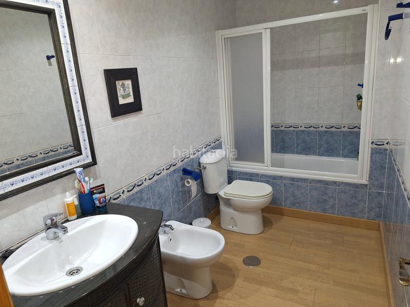 Foto d1a54774-03cb-4845-ab97-8ab705053c2d. Semi detached house with parking in Centro Sant Vicent del Raspeig