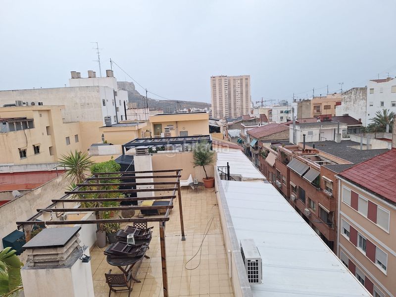 Foto ec0a0a0a-72e8-4a2e-8327-868178681d67. Dúplex amb aparcament a Campoamor Alicante