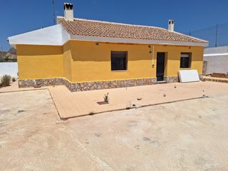 Chalet en Montnegre. Atencion finca con dos construcciones independientes