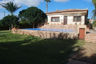 Masía en Villamontes-Boqueres. Masía con 3 habitaciones amueblada con parking, piscina y vistas