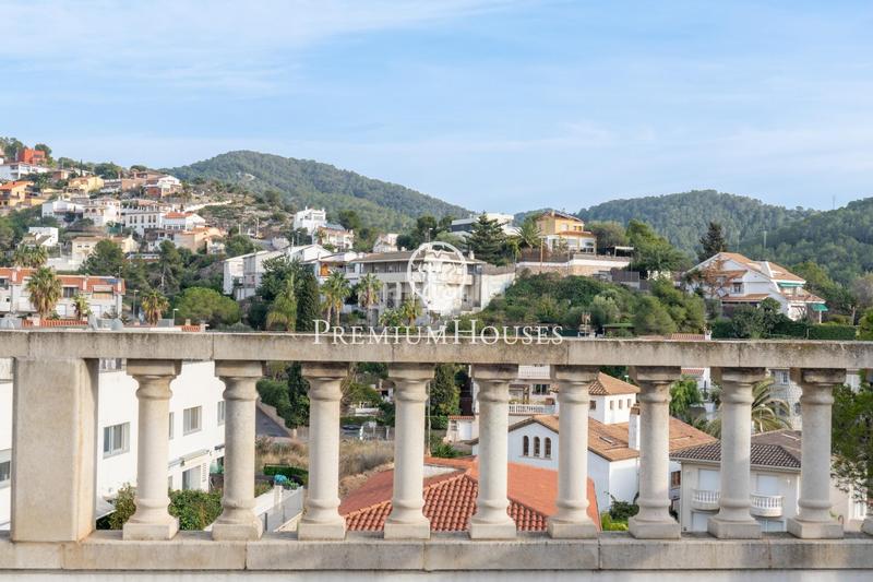 Foto 407f361a-93a4-41a9-9556-27119cdd5aa9. Casa  independiente con vistas despejadas y piscina en quintmar en Sitges