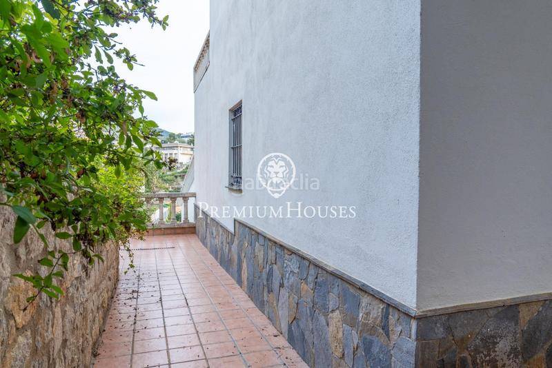Foto 79c63cf9-0023-4d0d-800b-f64f4d450856. Casa  independiente con vistas despejadas y piscina en quintmar en Sitges