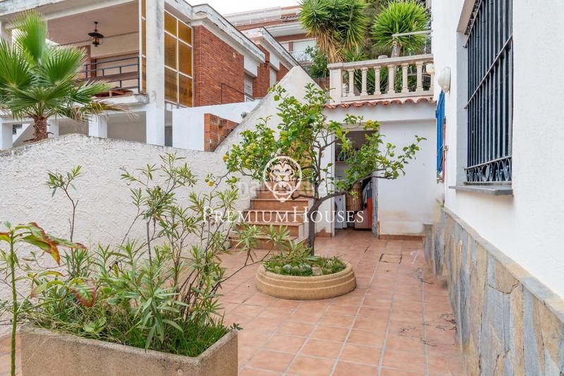 Foto a09baf1c-c053-400d-b490-a989730ec533. Casa  independiente con vistas despejadas y piscina en quintmar en Sitges