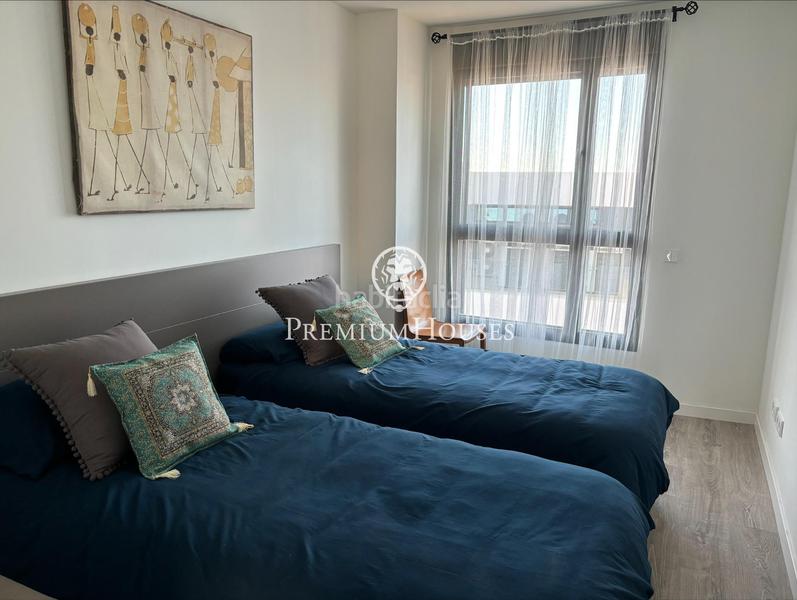 Foto b6be5550-87fe-4547-b403-97436f71de1c. Lloguer àtic amb calefacció aparcament piscina a Sitges