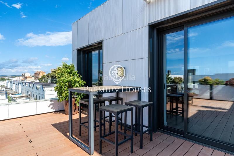 Foto bcca6485-44db-4f7b-bf60-58cb9757c25f. Location attique avec chauffage parking piscine dans Sitges
