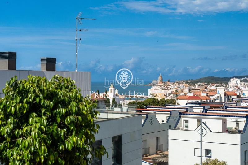 Foto 17787bab-bab7-4913-a98d-26dfe6bde9b6. Rent penthouse with heating parking pool in Aiguadolç - Sant Sebastià Sitges