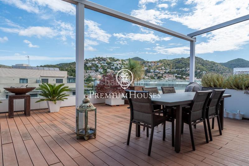 Foto f0903507-12c3-4737-9ca8-a67f4fb9edc2. Rent penthouse with heating parking pool in Aiguadolç - Sant Sebastià Sitges