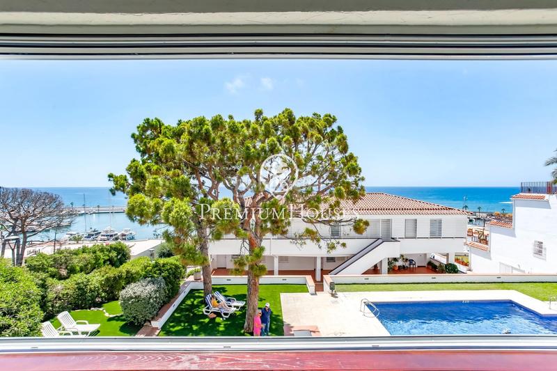 Foto 526548b8-b833-49c2-a3dc-b01e197e70a3. Rent ground floor with heating pool in Aiguadolç - Sant Sebastià Sitges