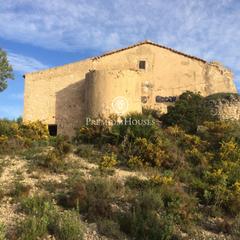 Masia a Castellet i la Gornal. Masia en el alt penedés