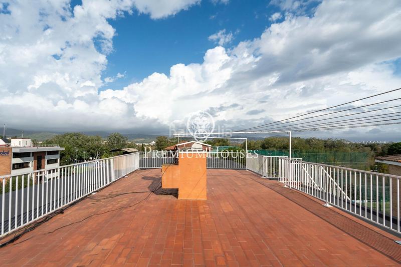 Foto a2a6a035-9383-437a-8fc9-875cc117982c. Àtic amb calefacció aparcament piscina a Gava Mar Gavà