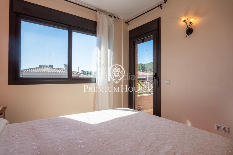 Foto 3c8b104d-7235-4a3b-8029-0fb0a3c8fa8c. Casa adossada amb calefacció aparcament piscina a Cambrils